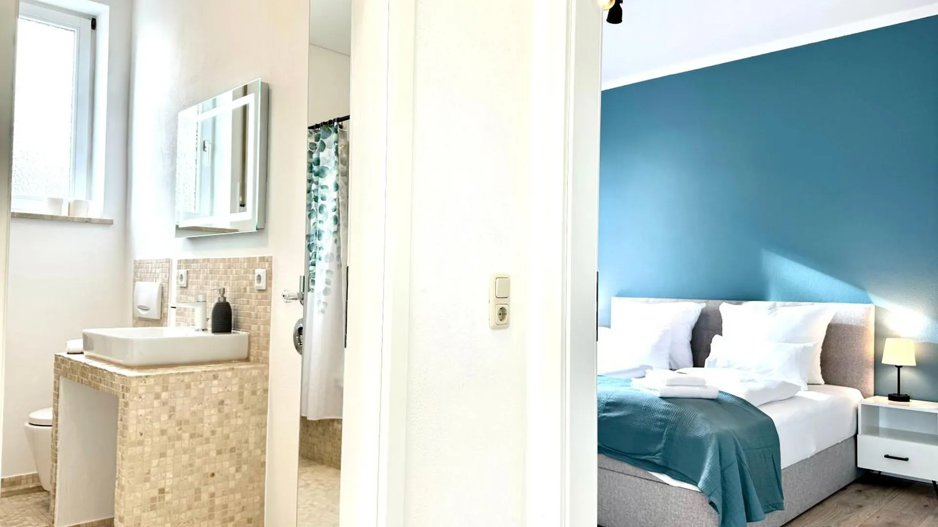E&K Living - City Central - Design Apartment - Kitchen - Free Parking Gersthofen