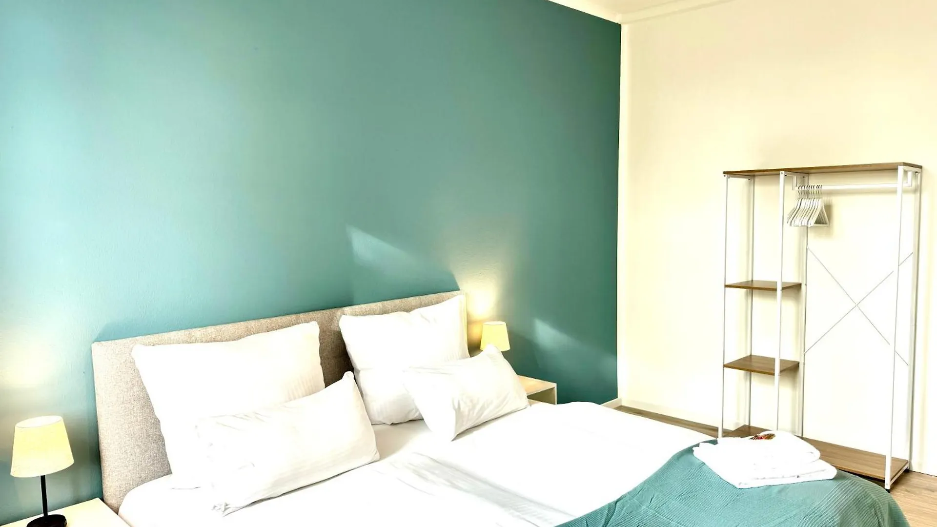 E&K Living - City Central - Design Apartment - Kitchen - Free Parking Gersthofen 0*,
