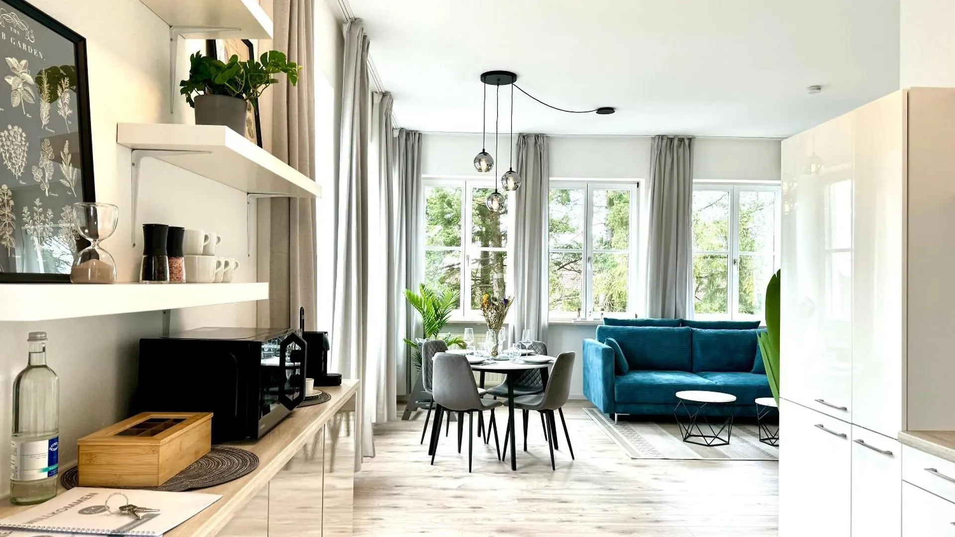E&K Living - City Central - Design Apartment - Kitchen - Free Parking Gersthofen