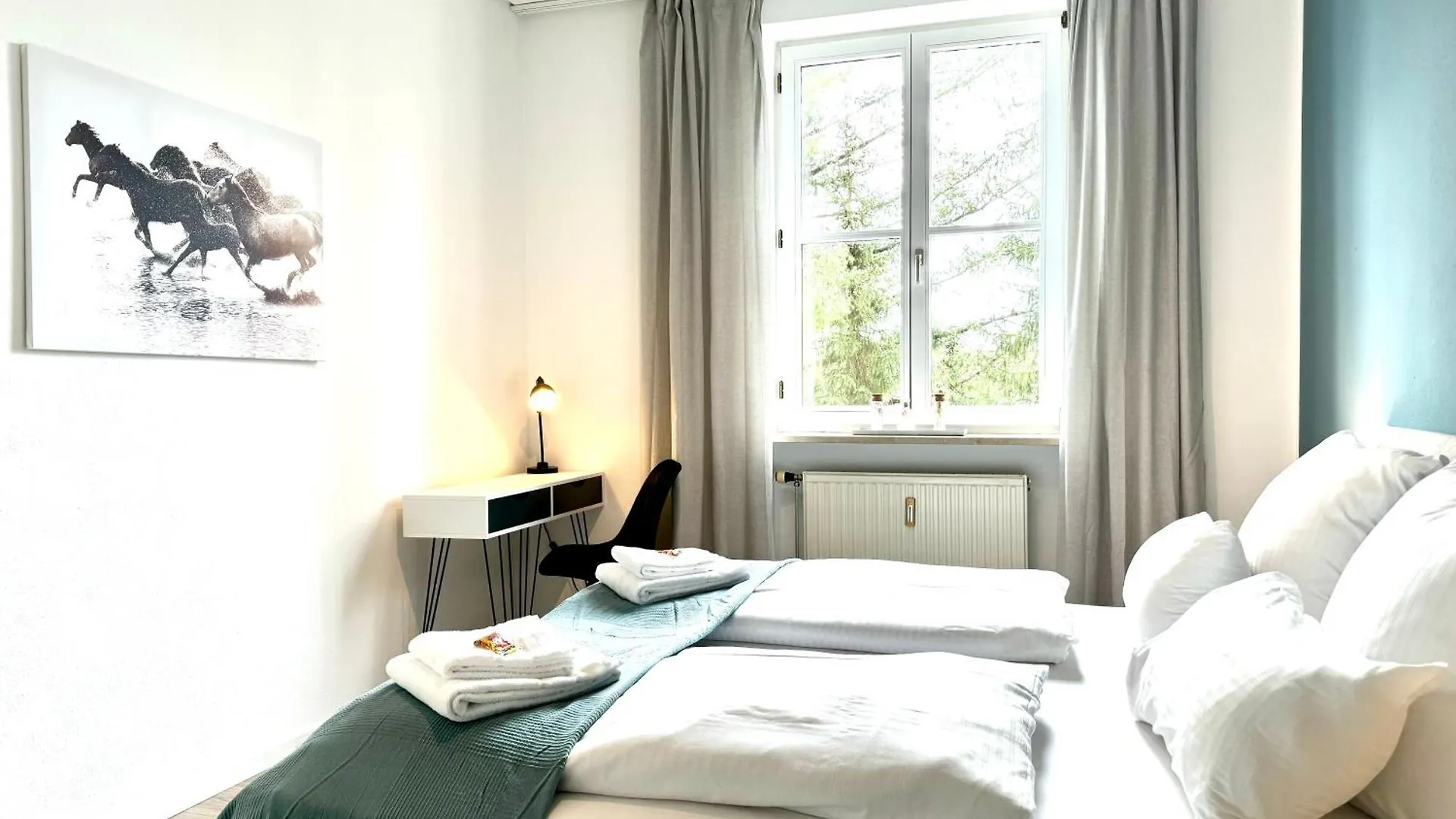 E&K Living - City Central - Design Apartment - Kitchen - Free Parking Gersthofen