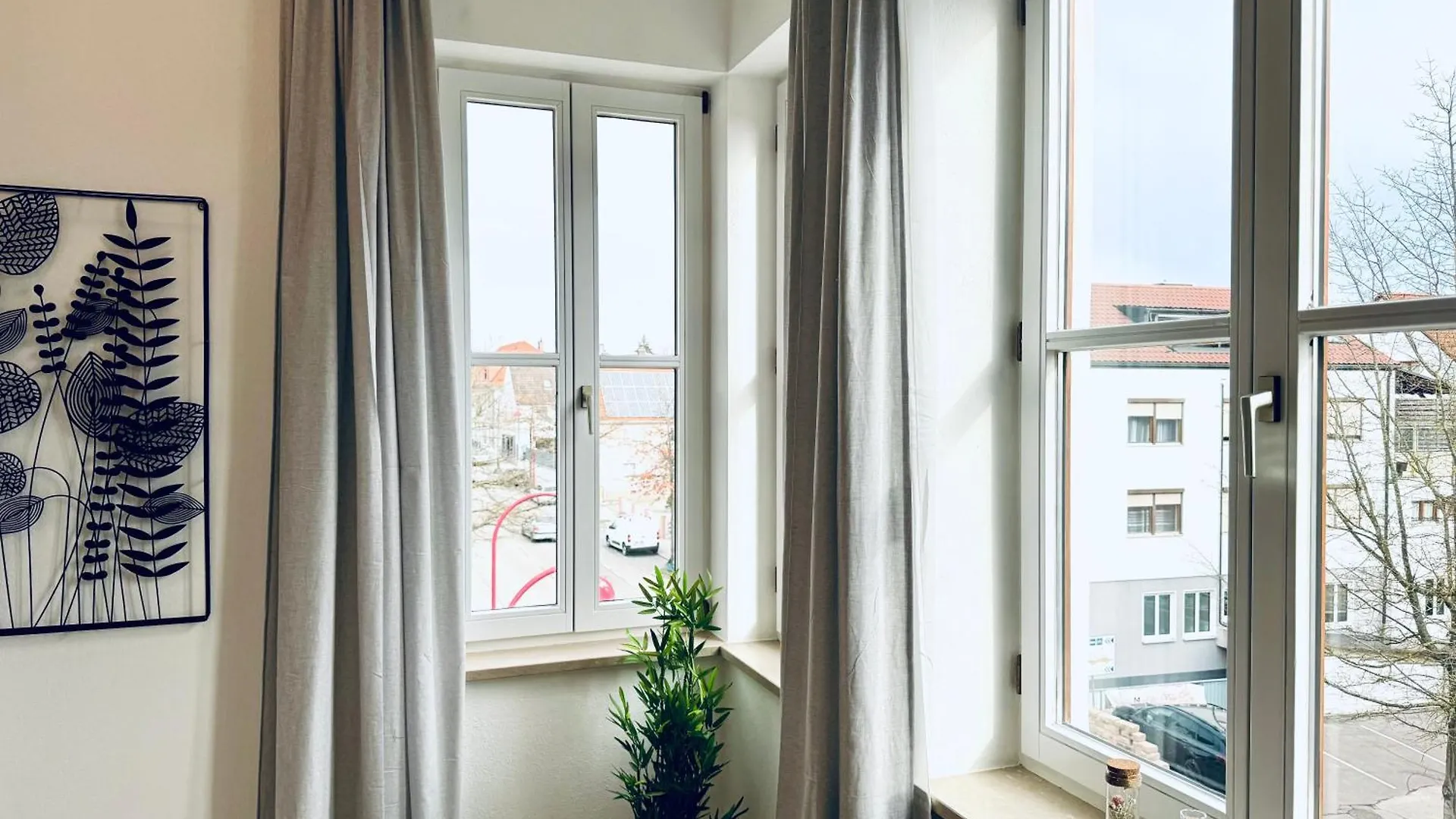 E&K Living - City Central - Design Apartment - Kitchen - Free Parking Gersthofen Germany