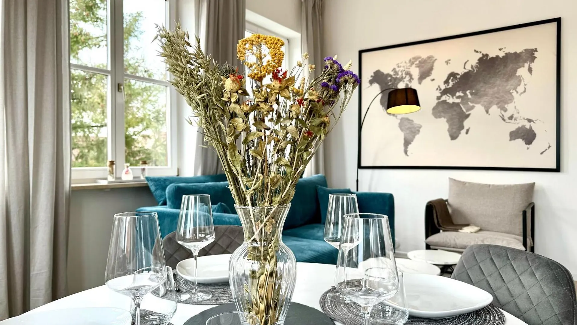E&K Living - City Central - Design Apartment - Kitchen - Free Parking Gersthofen